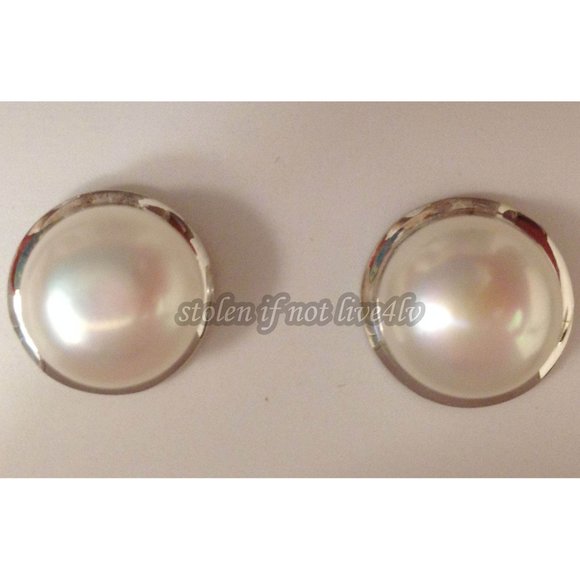 11 mm white cultured GENUINE PEARL button stud earrings 14 kt white gold border - Picture 2 of 5
